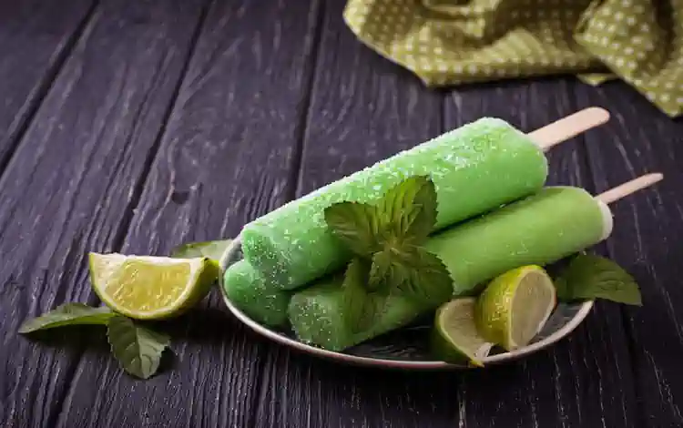 10 Deliciosas Receitas de Sorvetes e Picolés FIT 5 Receitas de Sorvetes e Picolés FIT