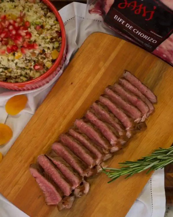 Como preparar 4 Receitas para o Ano Novo: Bife de Chorizo Bassi e Cuscuz Marroquino 2 Receitas para o Ano Novo