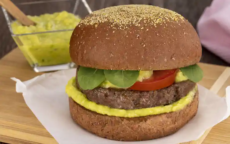 Dia do Hambúrguer: Confira 4 Receitas de Hambúrguer Práticos e Saborosos 5 Receitas de Hambúrguer Práticos