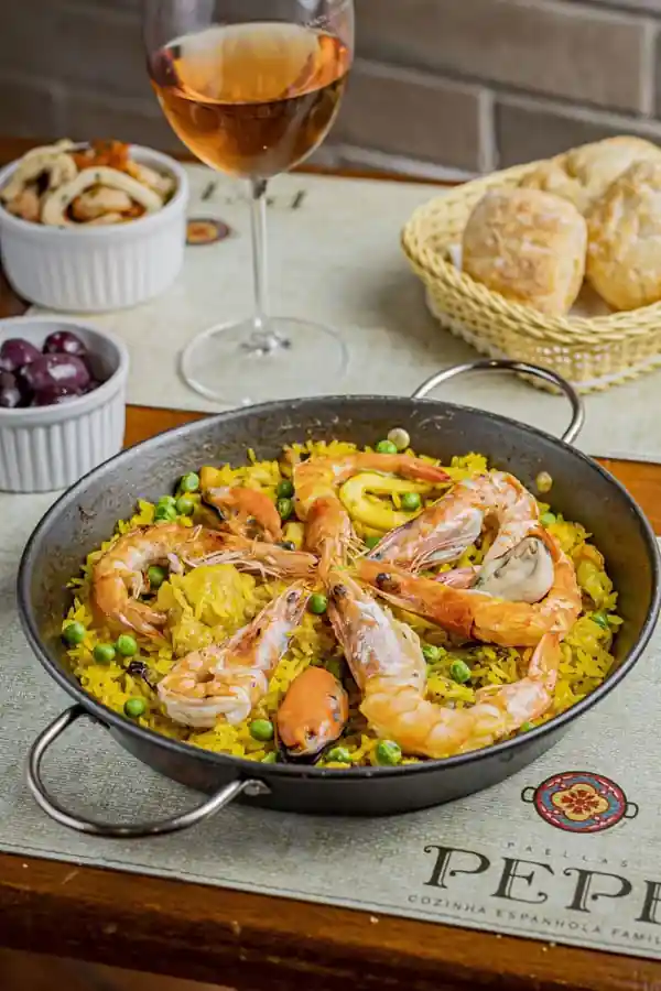 Dia Mundial da Paella: Aprenda a preparar o tradicional prato espanhol 2 Paella Aprenda a preparar