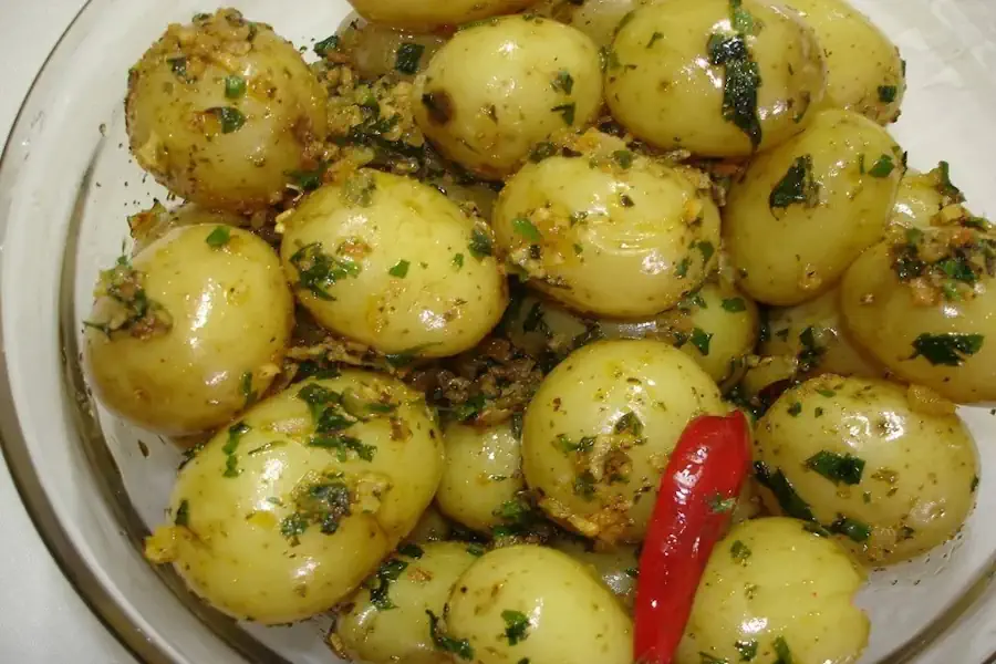 Batata em Conserva no Vinagre: Sabor e Praticidade em um Pote 3 Batata em Conserva no Vinagre