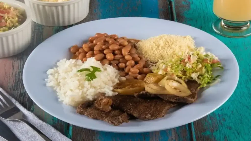 Como Fazer Almoço Completo Gastando Pouco: cardápio esperto, compras certas e zero desperdício 2 Prato de almoço completo econômico