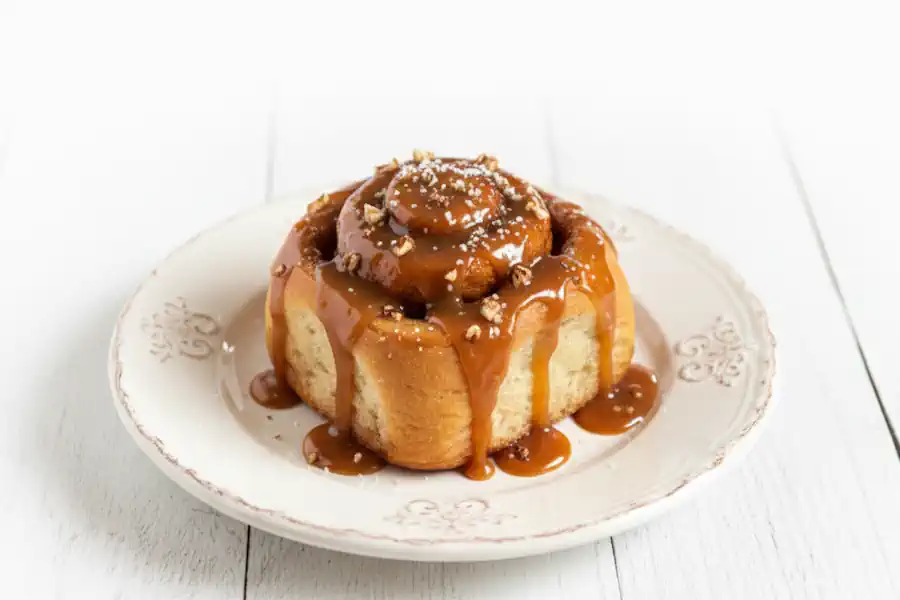 Rolinhos de Chocolate com Nozes-Pecã (estilo sticky buns, macios e caramelizados) 2 Rolinhos de Chocolate com Nozes-Pecã